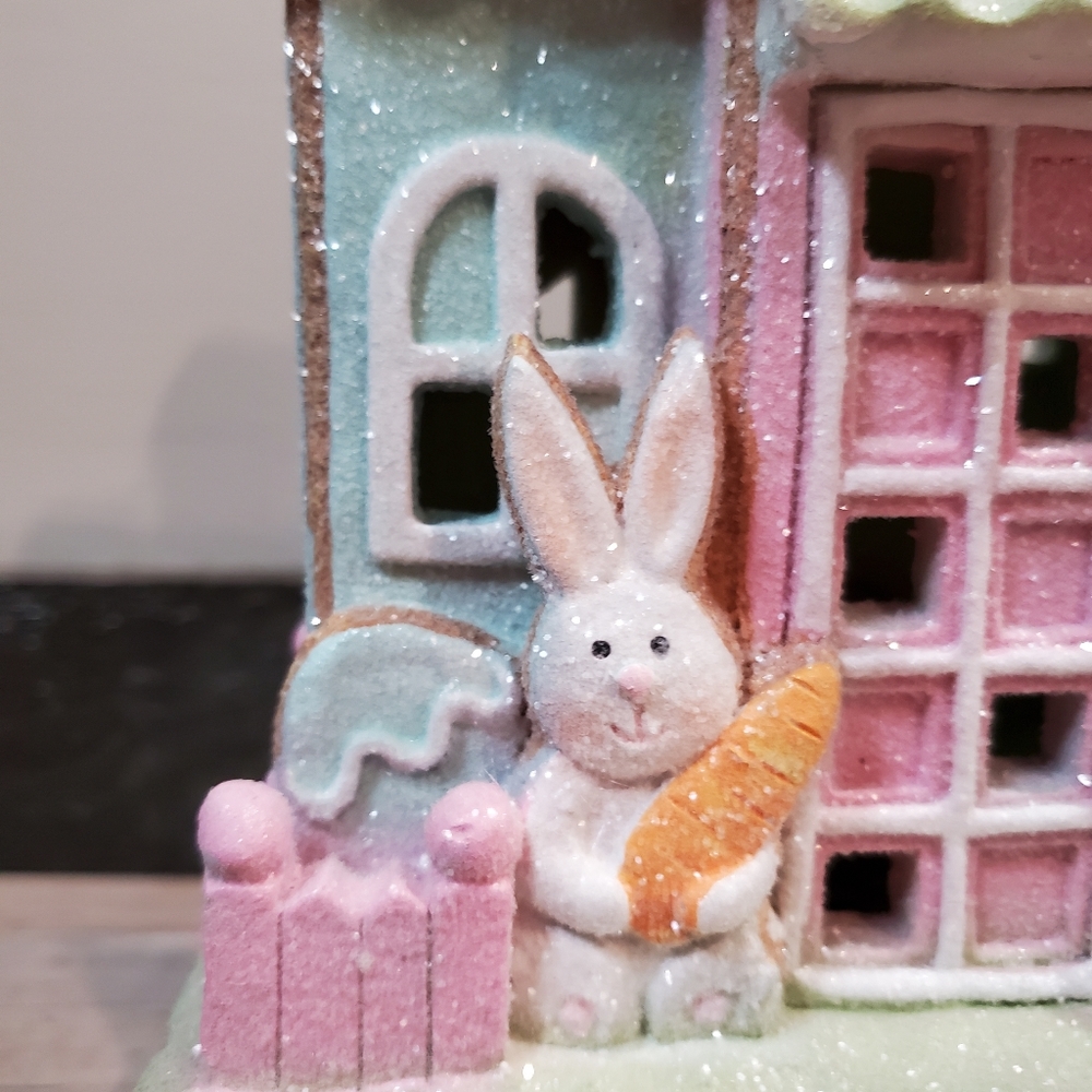 Pastel Easter Gingerbread House-NWT - Picture 2 of 9